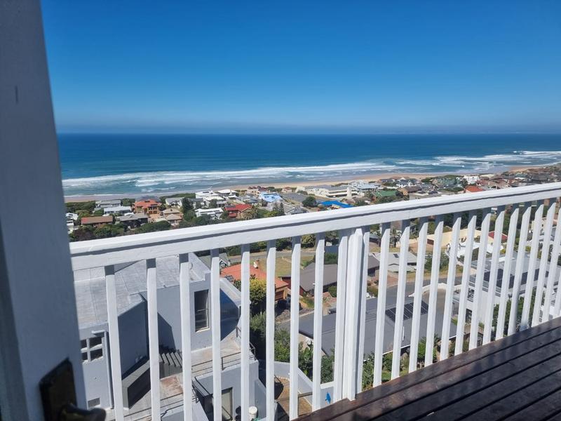 To Let 6 Bedroom Property for Rent in Outeniqua Strand Western Cape